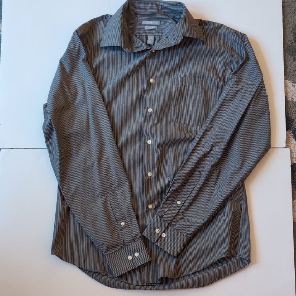 Van Heusen Men's Button Up Dress Shirt